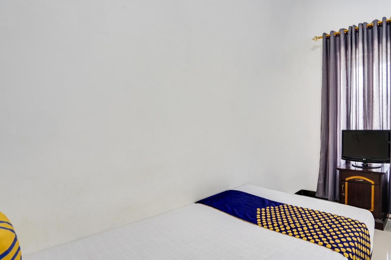 Spot On 91745 Rumah Kost Gresik Syariah Exterior foto