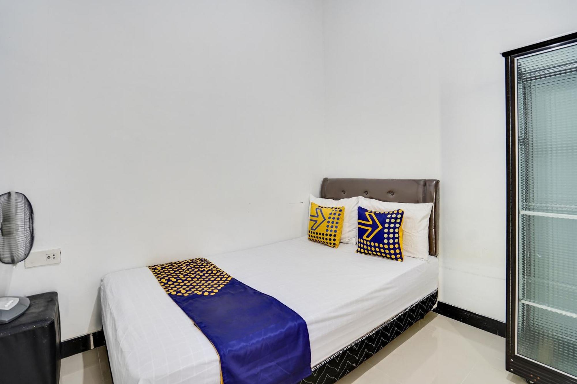 Spot On 91745 Rumah Kost Gresik Syariah Exterior foto